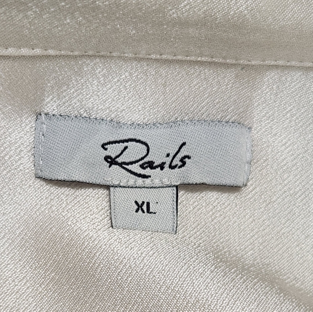 Rails Nisa‎ Satin Button-up Blouse - Picture 10 of 13